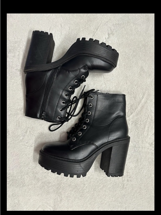 Forever 21 Shoes - Forever 21 Women Black Boots Shoes Platform Size 7